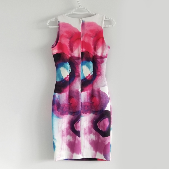 H & M Abstract Dress - Picture 3 of 6